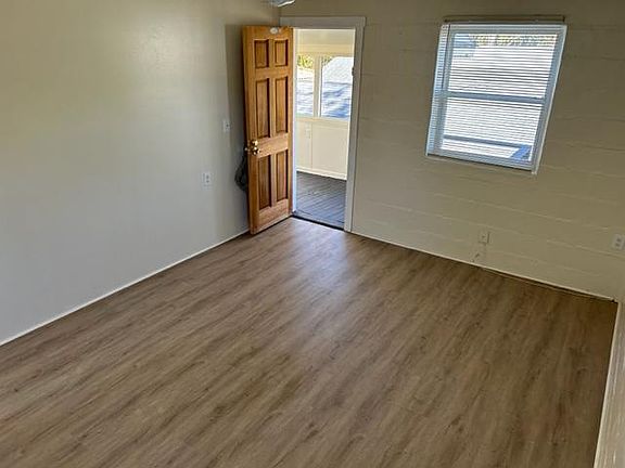 3rd image of 1950 Killarney Dr #2