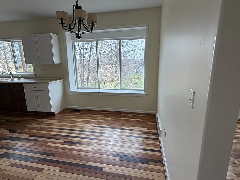 1071 Ackley St — Photo 6