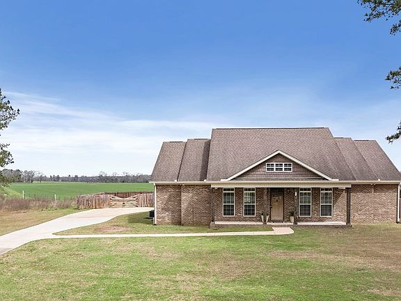 3rd image of 623 Skipper Rd