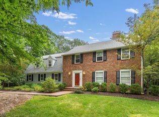 18 Olsen Dr, Warren, NJ 07059