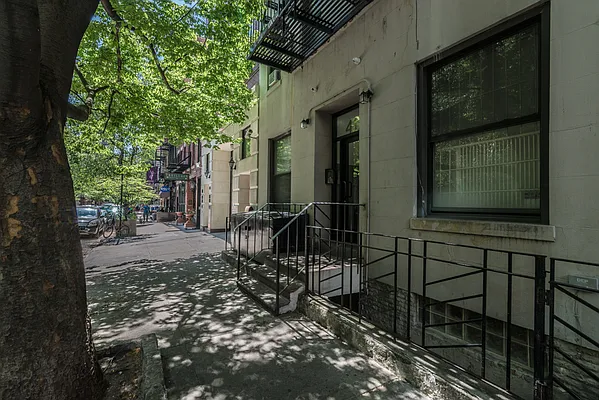 Rented by Sky Management | media 78