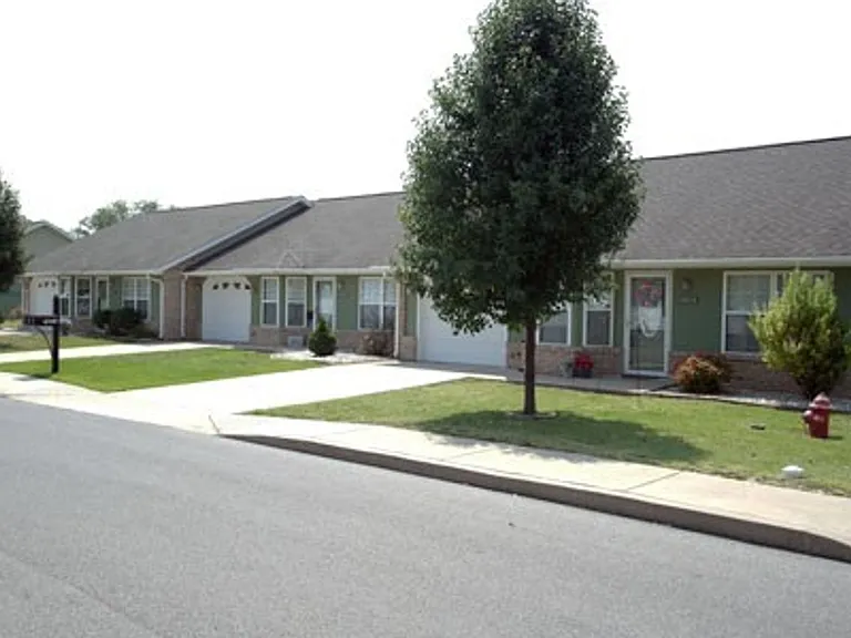 1403 Guardian Pl — Photo 2