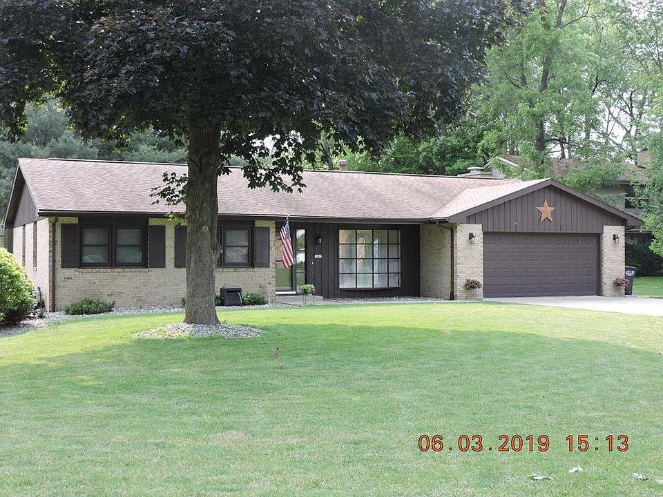 1st image of 4 Highland Shore Dr