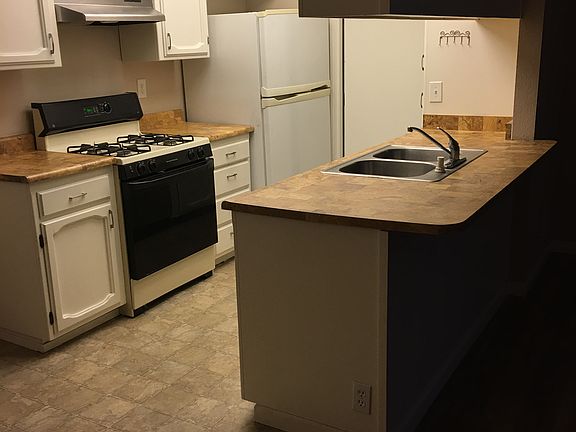 2nd image of 744 Pomona Ave