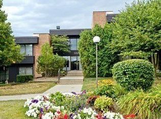 1325 N Sterling Ave UNIT 105, Palatine, IL