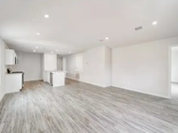 332 Azalea Trl, Granbury, TX 76048