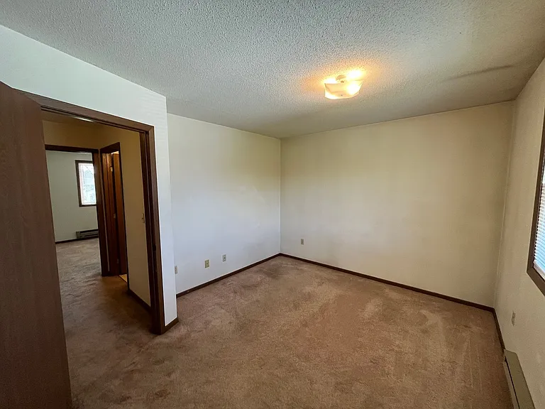 604 Hollywood Dr — Photo 9