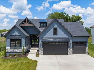 1700 SW 27th St, Lees Summit, MO 64082