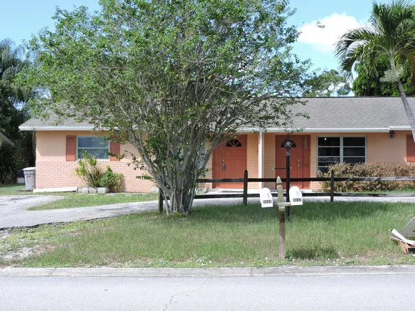 9046 SE Parkway Dr, Hobe Sound, FL 33455