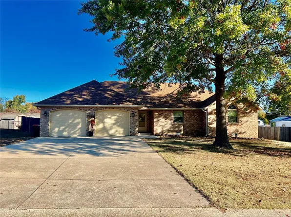 437 Jessie St, Lebanon, MO 65536