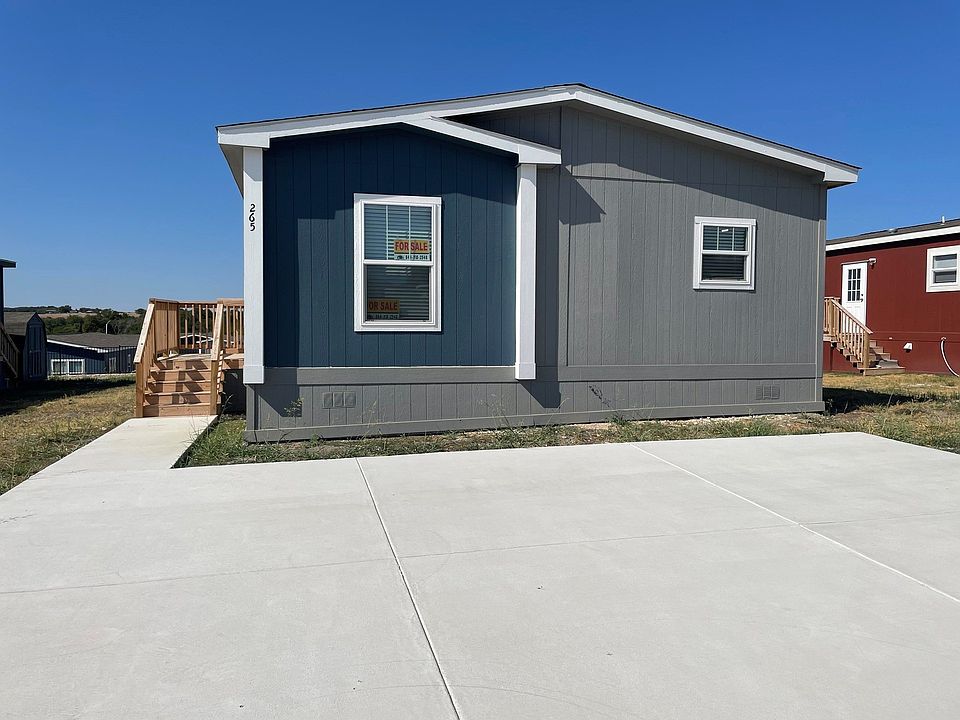 1st image of 129 Pineland Ave #101