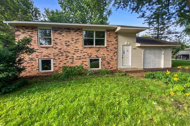 1st image of 7407 Upper 167th Ct W