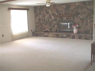2nd image of 514 E Webb Dr