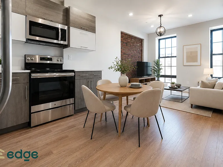 1002 Halsey St #1C — Photo 1