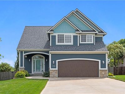 1940 E Finch Dr, Tonganoxie, KS, 66086