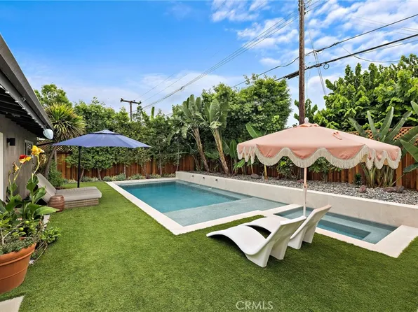 1585 Baker St, Costa Mesa, CA 92626
