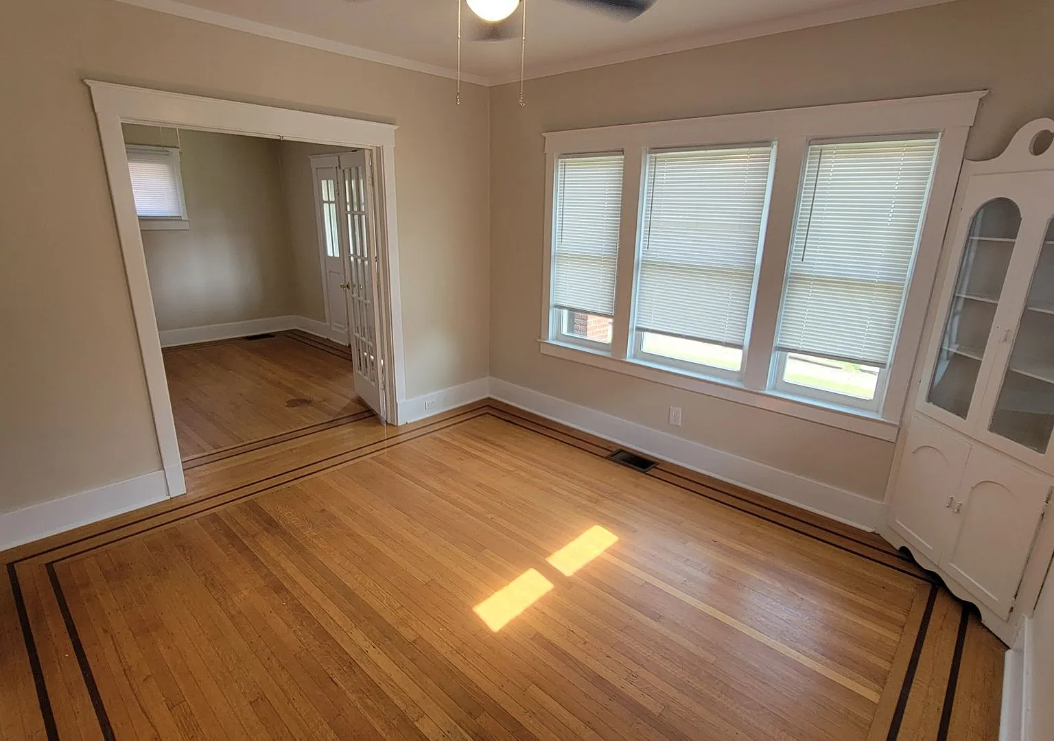 2BR/2BA Near UofL Private Lower-Level Suite, Washer/Dryer, Pet-Friendly — Photo 4