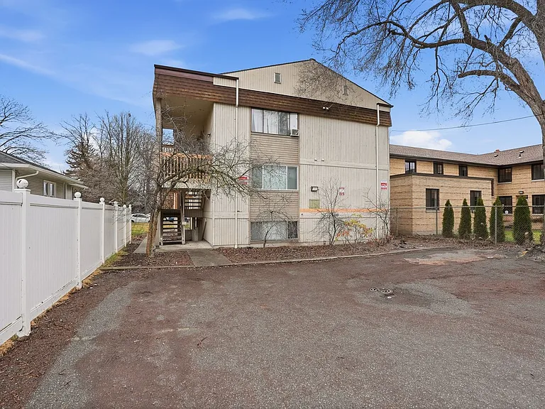 411 E Sinto Ave — Photo 14