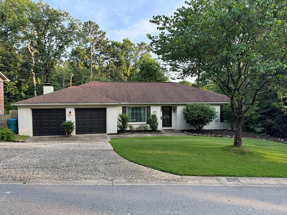 8301 Chatham Dr