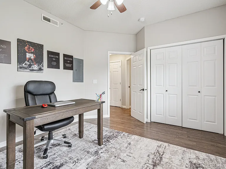 80 Circle Dr #5 — Photo 17