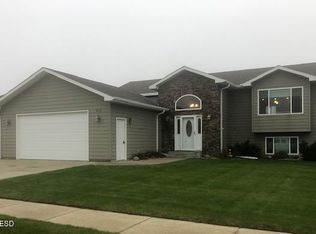 318 23rd Ave NW, Watertown, SD 57201