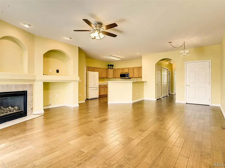 677 Canyon Dr — Photo 3