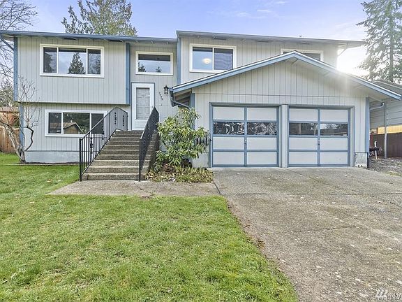 2nd image of 2925 NE 73rd St