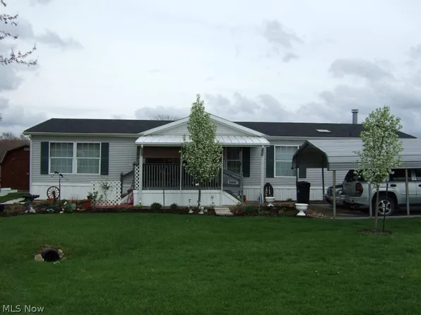 1274 N Park Dr, Brookfield, OH 44403