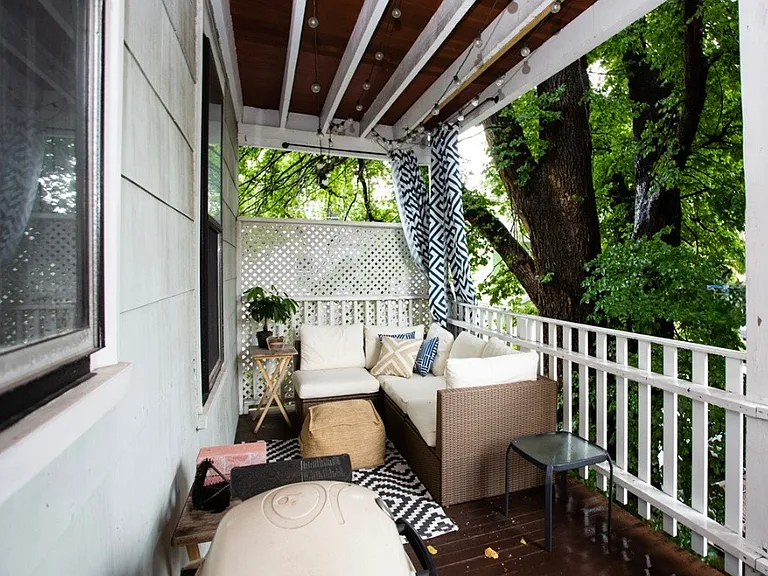 19 Hallam St #2 — Photo 10