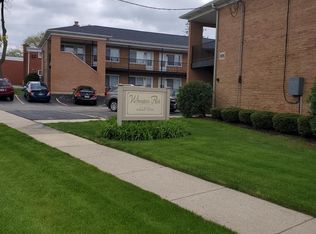 808 Crescent St #71, Wheaton, IL 60187
