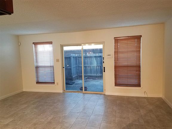 4th image of 2129 Hazlitt Dr