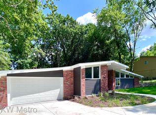 5782 Tequesta Dr, West Bloomfield, MI