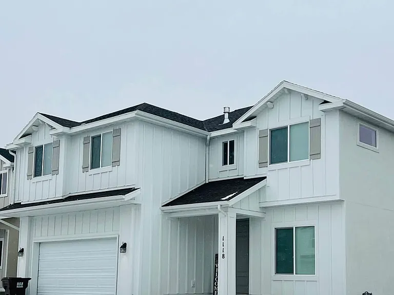 1118 E Doris Loop Rd — Photo 2