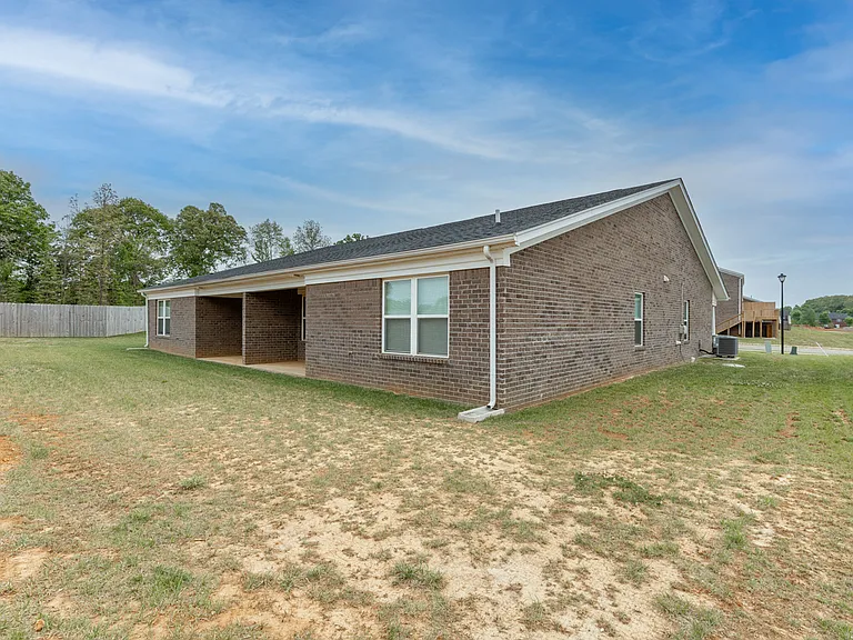 305 Breckinridge Cir — Photo 53