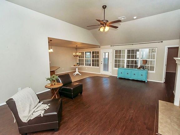 3rd image of 104 Surry