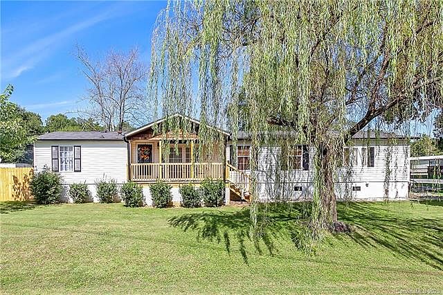 1st image of 101 Pinewood Dr