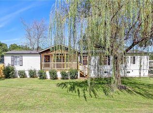101 Pinewood Dr, Mount Holly, NC 28120