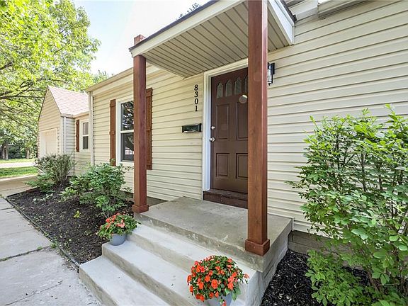 2nd image of 8301 Foster St