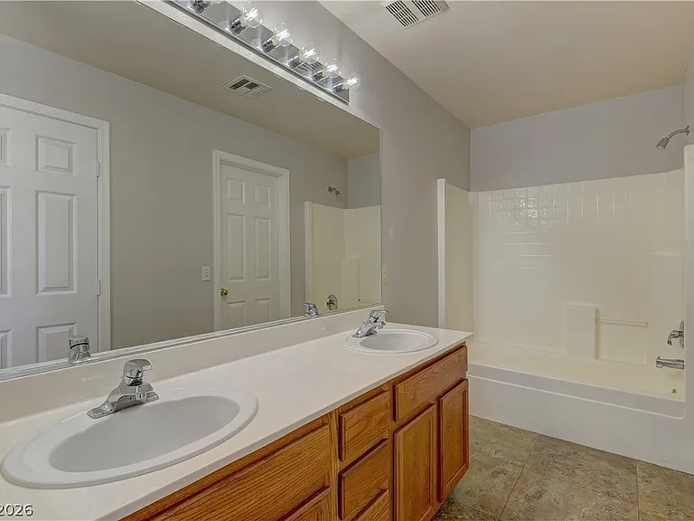 10753 Pipers Cove Ln — Photo 15