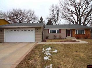 216 14th Ave NW, Waseca, MN 56093
