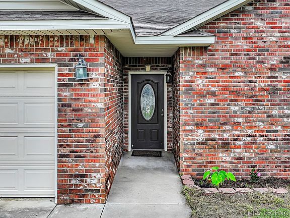 2nd image of 504 Blake Dr