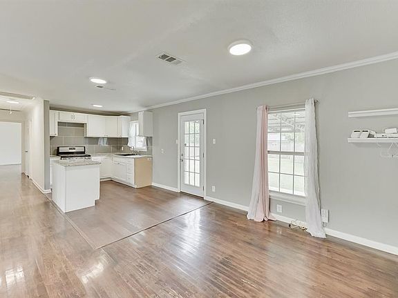 4th image of 6700 Manor Dr