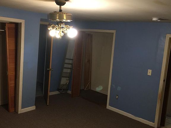 main bdrm, we are painting all walls white, this room has tw