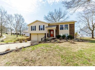 939 Bellestri Dr, Ballwin, MO 63021