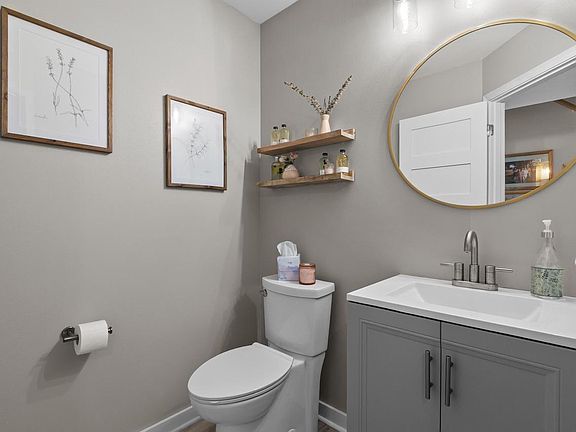 5th image of 621 E Sheila AVENUE