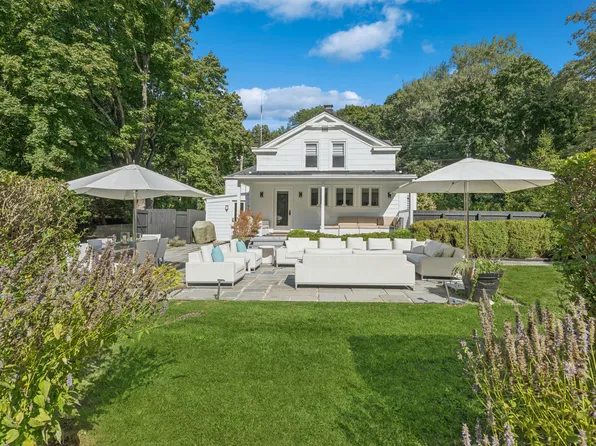 70 S Ferry Rd, Shelter Island, NY 11964