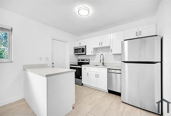 1400 NW 2nd Ave #B — Photo 7
