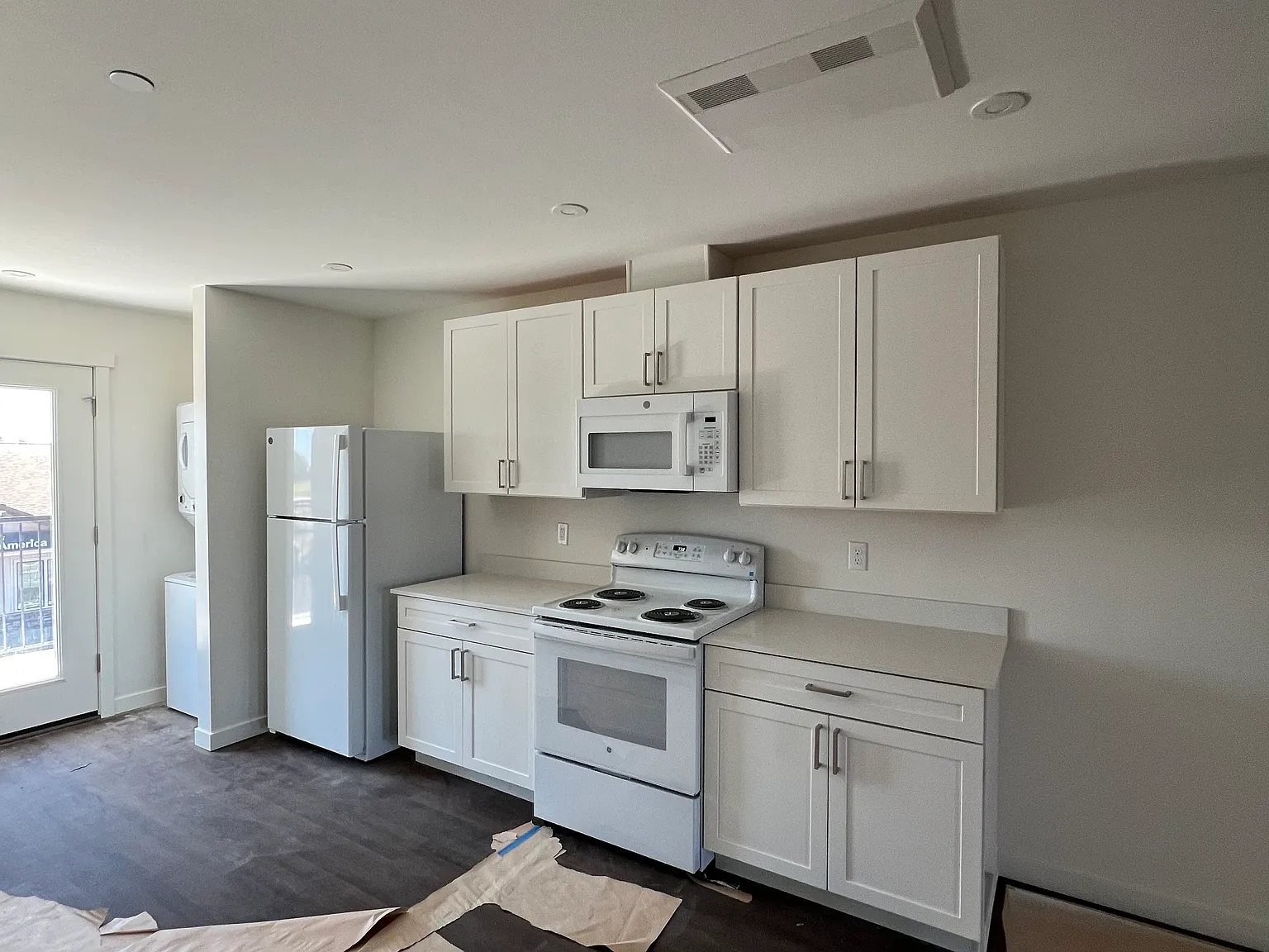 2 bed, 900 sqft, $1,895 — Photo 2