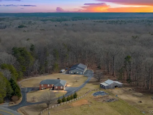 2376 Bibb Store Rd, Louisa, VA 23093