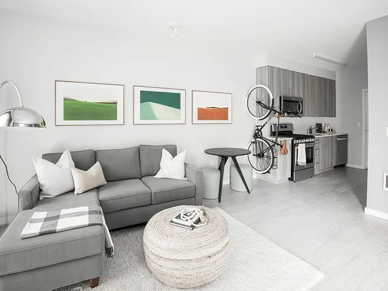 FortyOne 11 — Photo 2